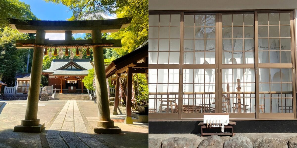緑に囲まれた神場山神社の石鳥居と拝殿、およびガラス戸の奥に祀られた厄切の感謝として奉納された巨大なシルバーのハサミと賽銭箱